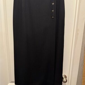 Chaus Elegant Black Midi Skirt with Button Accents